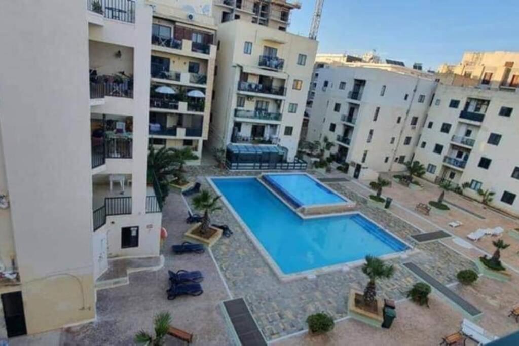 Deluxe Apartment With Pool In The Heart Of St Pauls Bay San Pawl il-Baħar Kültér fotó