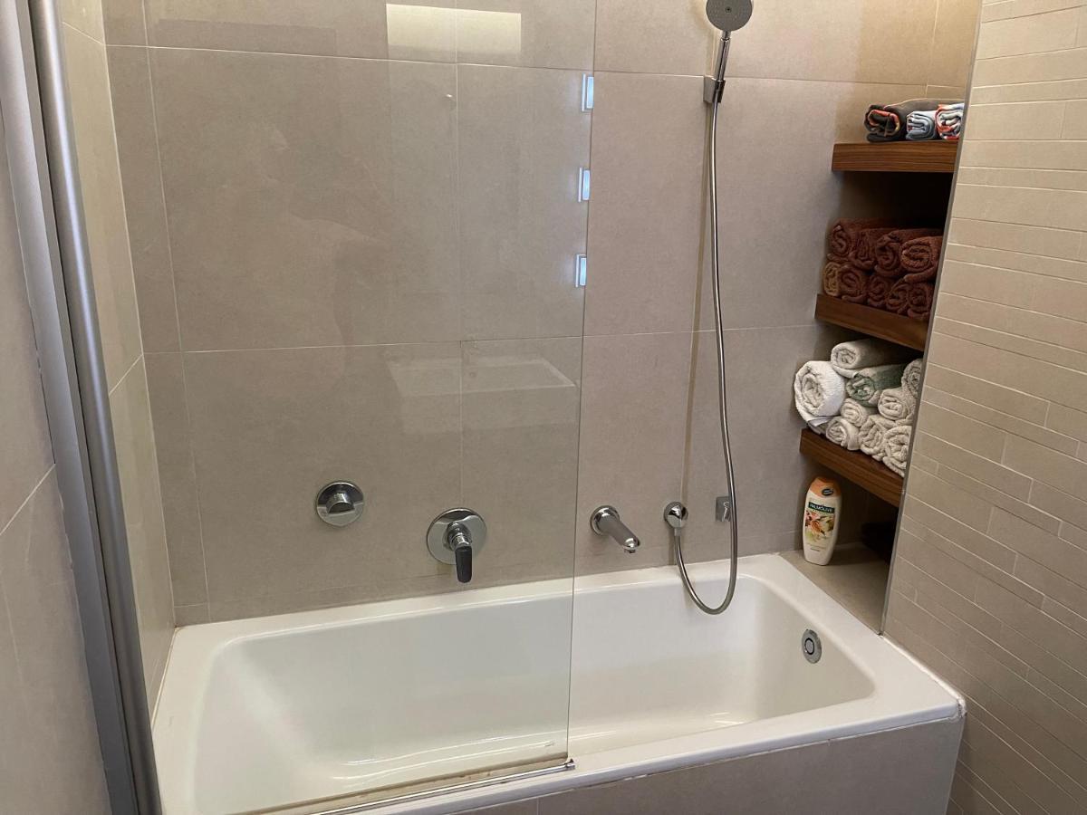 Deluxe Apartment With Pool In The Heart Of St Pauls Bay San Pawl il-Baħar Kültér fotó