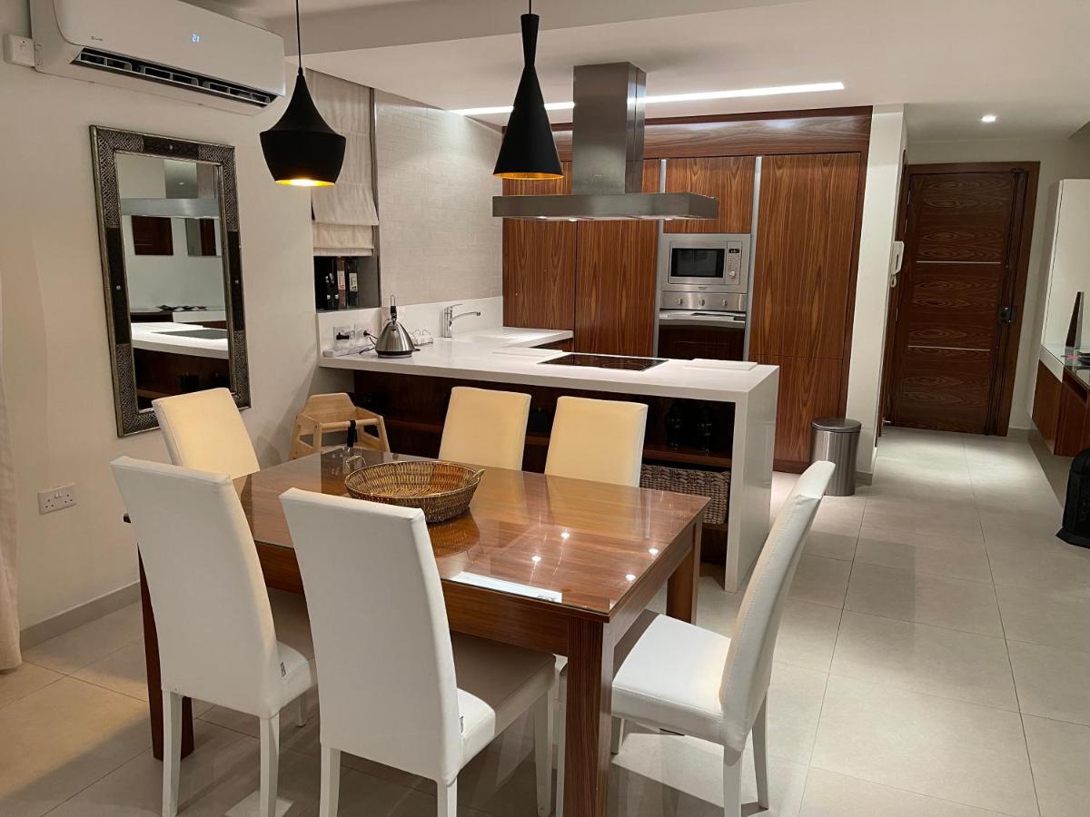 Deluxe Apartment With Pool In The Heart Of St Pauls Bay San Pawl il-Baħar Kültér fotó