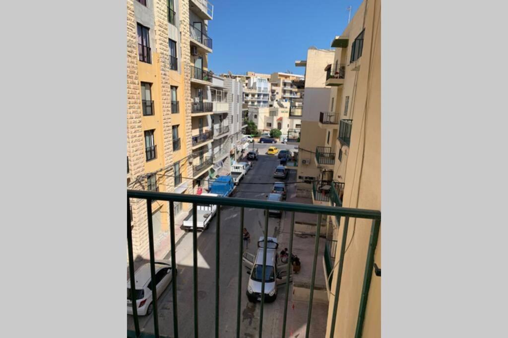 Deluxe Apartment With Pool In The Heart Of St Pauls Bay San Pawl il-Baħar Kültér fotó