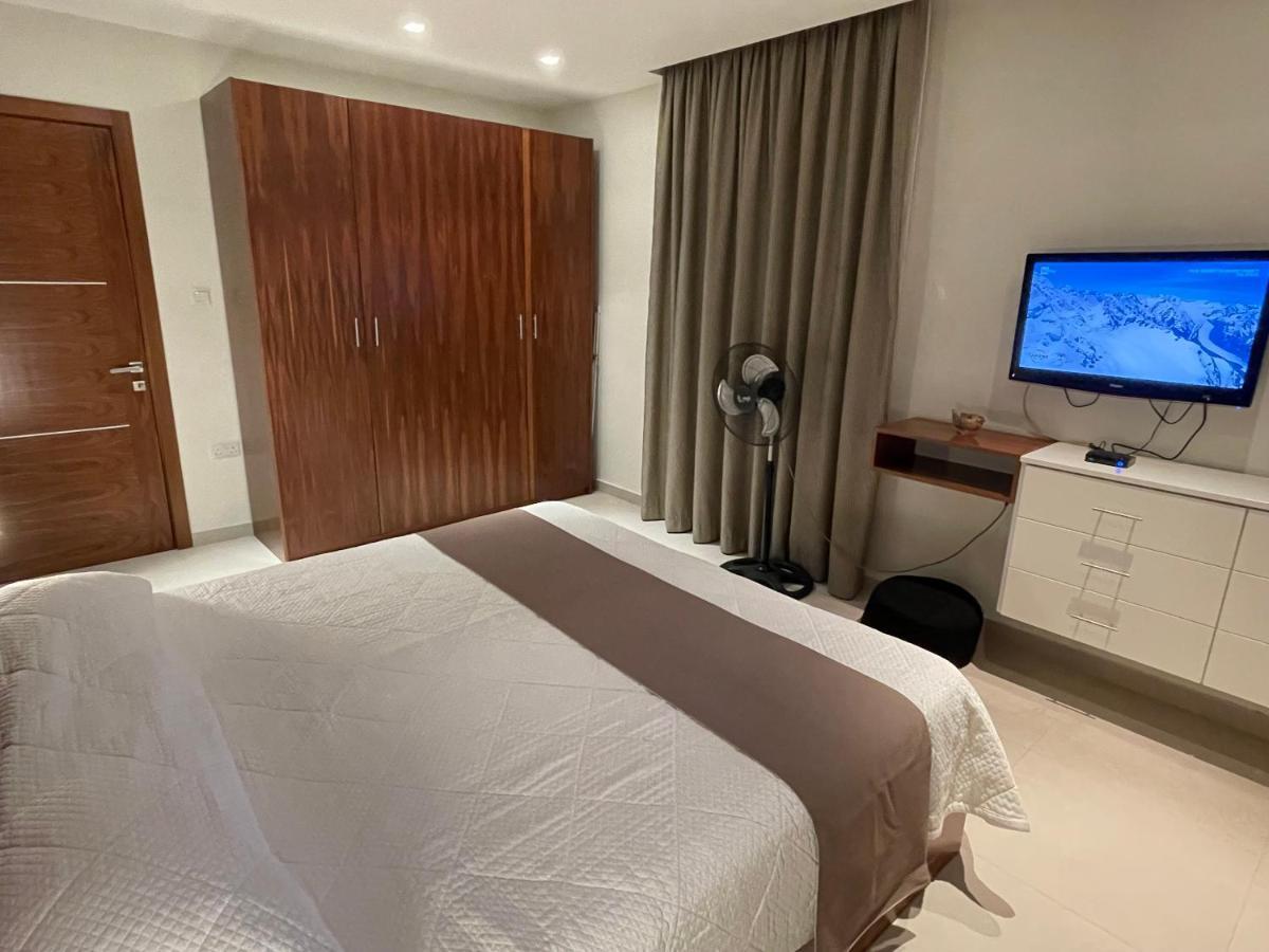 Deluxe Apartment With Pool In The Heart Of St Pauls Bay San Pawl il-Baħar Kültér fotó