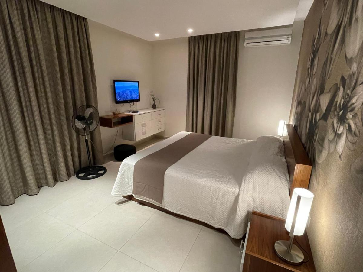 Deluxe Apartment With Pool In The Heart Of St Pauls Bay San Pawl il-Baħar Kültér fotó