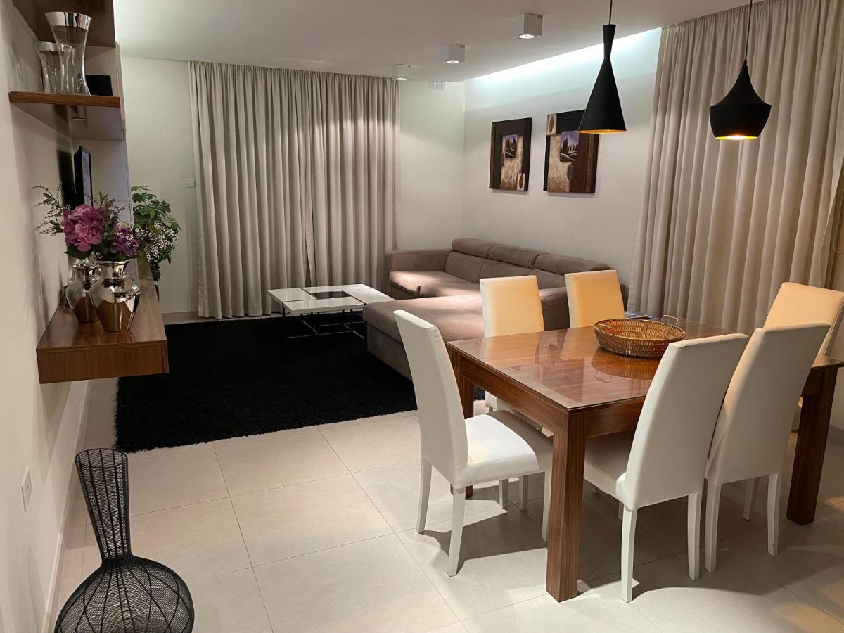 Deluxe Apartment With Pool In The Heart Of St Pauls Bay San Pawl il-Baħar Kültér fotó